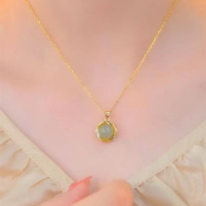 Livestream Hot Selling Titanium Steel Hetian Jade Necklace For Women Ins Inspired Niche Design Light Luxury Clavicle Chain - Product Image 3