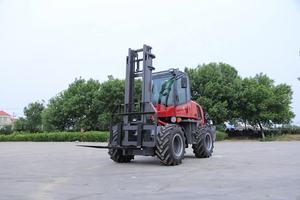 Carretilla elevadora todoterreno diésel de 3,5 toneladas con altura de elevación de 4-6 metros y modelo de tracción en las 4 ruedas a la venta a bajo precio - Product Image 2