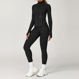 Ensemble de sport et yoga <span class=keywords><strong>5</strong></span> pièces pour femme : survêtement de compression tendance avec crop top et veste zippée pour l'extérieur - Product Image 3