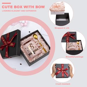 Set Regalo Tazza da Caffè in Ceramica Cinese per 18° Compleanno Biching - Rosa 14OZ Lavabile in Lavastoviglie e Microonde con Coperchio, Cucchiaio e Biglietto - Product Image 4