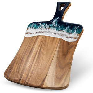 Tabla de cortar de madera de acacia con resina epoxi, diseño de ondas, rectangular, antideslizante. - Product Image 3