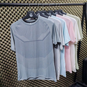 Maglietta Sportiva Leggera da Uomo in Spandex OEM&ODM, Personalizzabile, Manica Corta, Asciugatura Rapida, per Fitness e Corsa - Product Image 2