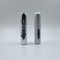 Remplissage inférieur 8ml 5ml Mini bouteilles de parfum rechargeables Bouteille de pulvérisation d'atomiseur de parfum en aluminium de taille de voyage