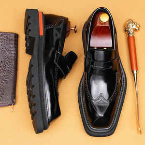 Chaussures en cuir véritable pour hommes, style rétro décontracté, en cuir de vachette sculpté, produits officiels en gros - Product Image 3