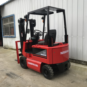 Nichiyu รถยกดีเซลปรับสมดุลไฟฟ้าใช้เป็นรถยกชิ้นส่วนปั๊มมอเตอร์หลักแบตเตอรี่จากจีน - Product Image 4