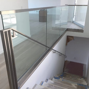 Rampe de balcon en verre sans cadre d'intérieur avec rail supérieur en aluminium | <span class=keywords><strong>Balustrade</strong></span> en verre trempé pour <span class=keywords><strong>mezzanine</strong></span> et loft - Product Image 1