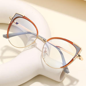 Nuevas gafas de sol estilo ojo de gato para mujer, con lentes de PC UV400, montura de plástico y metal, patillas elásticas con resorte, estilo moderno para exteriores. - Product Image 1