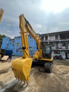 Venta Caliente: Excavadora Komatsu PC130 Usada Original con Motor Diésel y Bomba Hidráulica, Máquina Potente Lista para Trabajar - Product Image 3