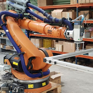 Brazo de <span class=keywords><strong>robot</strong></span> manipulador de soldadura industrial <span class=keywords><strong>KUKA</strong></span> de 6 ejes con controlador de <span class=keywords><strong>robot</strong></span> gabinete de control CNC - Product Image 1