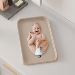 Tapis à langer portable en cuir PU de haute qualité, imperméable, rembourré, écologique, avec mousse PU souple pour les parents occupés - Product Image 3