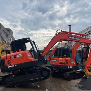 Miniexcavadora DEVALON DX55 en Buen Estado o Excavadora Retro DO0SAN DX55-9C en Venta a Precio Económico - Product Image 3