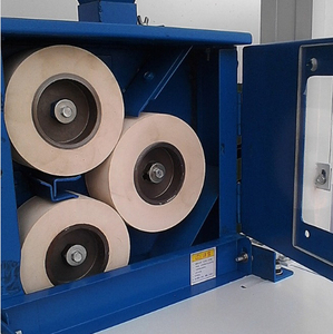 Machine à décortiquer le <span class=keywords><strong>riz</strong></span> à <span class=keywords><strong>trois</strong></span> rouleaux Machine à décortiquer le <span class=keywords><strong>riz</strong></span> à rouleaux en caoutchouc - Product Image 6