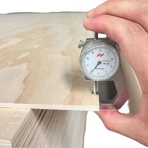 Contreplaqué stratifié brut 18 mm étanche en pin, chêne, frêne, teck, noyer, hêtre, cerisier, érable, personnalisable pour usage hôtelier - Product Image 1