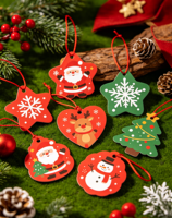 Étiquettes de Noël multi-formes, étiquettes cadeaux en papier rouge et vert avec Père Noël et bonhomme de neige pour emballages de fêtes