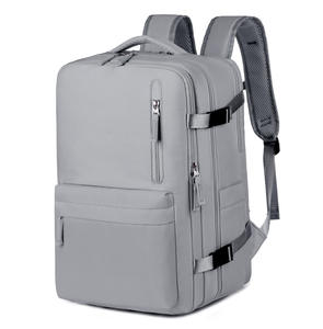 Mochila minimalista japonesa: espaciosa y organizada - Product Image 1