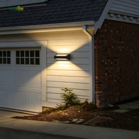 Applique murale extérieure LED moderne 13W, étanche IP65, en aluminium rainuré pour dissipation thermique, idéale pour jardin, villa, porche