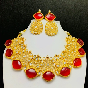 Ensemble de colliers ras du cou faits à la main en plaqué or pour femmes bijoux de mode en vrac avec chaînes de perles et colliers de perles personnalisables - Product Image 4