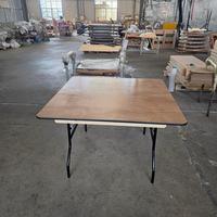 Table pliante carrée en contreplaqué 120*12cm pour fêtes et événements en extérieur