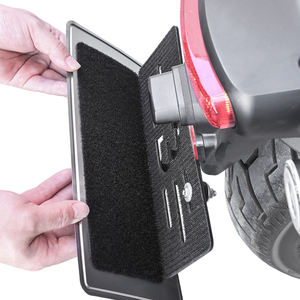 Portador <span class=keywords><strong>de</strong></span> placa <span class=keywords><strong>de</strong></span> matrícula <span class=keywords><strong>de</strong></span> motocicleta fácilmente montable sin marco y equipado con cinta adhesiva fuerte para una colocación segura - Product Image 5