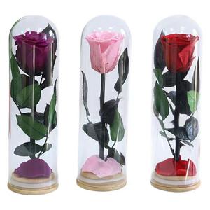 Décoration de maison Rose préservée longue <span class=keywords><strong>tige</strong></span> <span class=keywords><strong>avec</strong></span> feuilles dans un dôme <span class=keywords><strong>en</strong></span> <span class=keywords><strong>verre</strong></span> pour la Saint-Valentin et la fête des mères cadeaux fournitures de décoration de mariage - Product Image 2