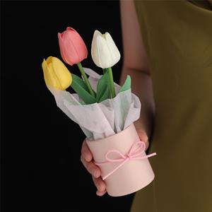 Ramo de Flores Artificiales Hecho a Mano, Producto Terminado, Material PU, Tulipán, Flor Eterna para Coche, Souvenir, Venta al por Mayor Transfronteriza - Product Image 2