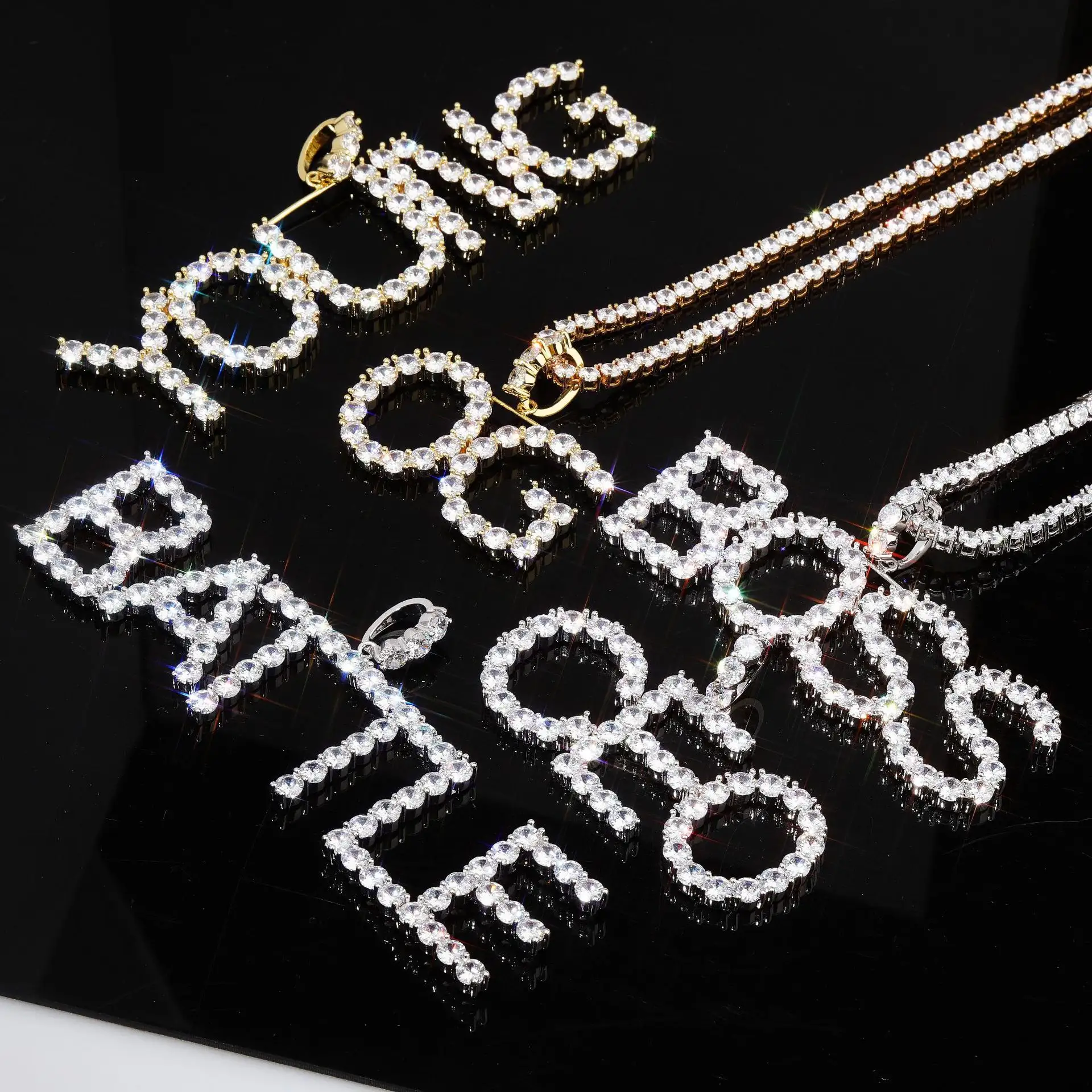 Personalizado tênis diamante bolha letras costura pingente colar