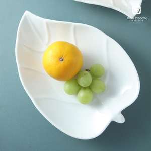 Assiette à dessert en forme de feuille de taille personnalisable en porcelaine de qualité supérieure pour l'hospitalité gastronomique - Product Image 4