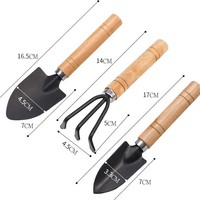 Set di 3 Mini Attrezzi da Giardino all'Ingrosso con Manico in Legno Naturale, Paletta, Vanga e Rastrello in Acciaio al Carbonio