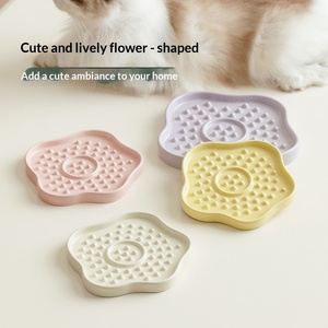 Assiettes à lécher anti-étouffement en céramique pour chats et chiens, bol à lécher en forme de fleur pour chats, chiens et <span class=keywords><strong>animaux</strong></span> - Product Image 3