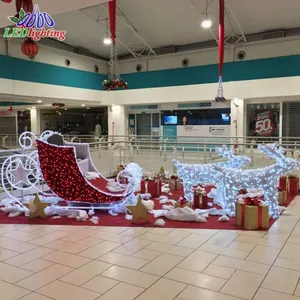 Babbo Natale nella slitta con renne per la decorazione natalizia a led