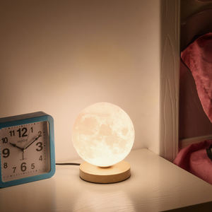 Lámpara de escritorio flexible minimalista moderna, lámpara de mesa con diseño de luz de luna creativa alimentada por CA para decoración de dormitorio y sala de estudio - Product Image 4