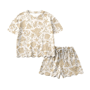 Ensemble 2 pièces décontracté d'été pour enfants : T-shirt imprimé fleurs et short à bords festonnés – Tenues assorties pour sœurs - Product Image 2