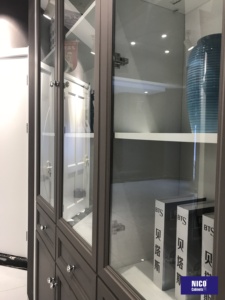 Librería NICOCABINET de Diseño Italiano, Moderna y Personalizada, Fabricada en MDF con Laca, con Puerta de Vidrio - Product Image 4