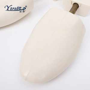 Estirador de zapatos ajustable Yinste, horma de madera pintada de blanco para calzar zapatos - Product Image 3