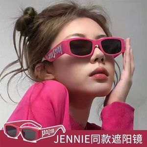 Lunettes de soleil élégantes pour femmes avec imprimé lettres, protection UV400, monture PC, couleur rouge, style Y2K tendance, mode Instagram, lunettes de soleil streetwear - Product Image 5