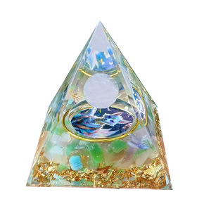 คริสตัลเพิร์พล ไพราไมด์ เรซิ่นอีพ็อกซี่ งานฝีมือ 5 ซม. รูปแมวตาแมวสีรุ้ง จิ้งจอกเก้าหาง ของตกแต่งโต๊ะทำงาน ของตกแต่งสัตว์เลี้ยง ของขวัญ - Product Image 5