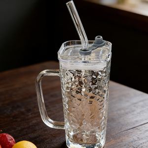 Caneca Esportiva de Vidro Transparente Ecológica e Moderna com Alça e Tampa para Bebidas de Verão, Chá e Leite - Product Image 5