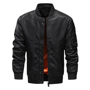 Chaqueta Bomber para Hombre de Alta Calidad, Diseñada para un Uso Duradero en Invierno, Ecológica y Transpirable, Ajuste Suave, Estilo Vintage Moderno - Product Image 6