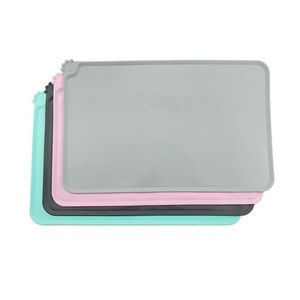 Vente chaude Pet Silicone Patte Imprimer Tapis De Manger <span class=keywords><strong>Chien</strong></span> et Chat <span class=keywords><strong>Anti</strong></span> <span class=keywords><strong>Débordement</strong></span> et Antidérapant Tapis De Nourriture <span class=keywords><strong>pour</strong></span> L'alimentation Des Animaux De Compagnie - Product Image 2