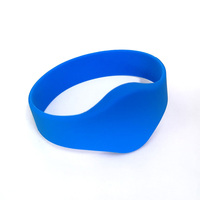 Bracelet en silicone NFC étanche populaire et raffiné, 13,56 MHz, puce RFID NTAG215, code QR écologique, paiement de membre, hôtel