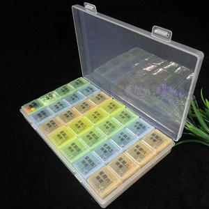 กล่องยาพลาสติกแบบพกพาพร้อมช่อง 28 ช่อง กล่องเก็บของหลายช่องสำหรับ 7 วัน - Product Image 6