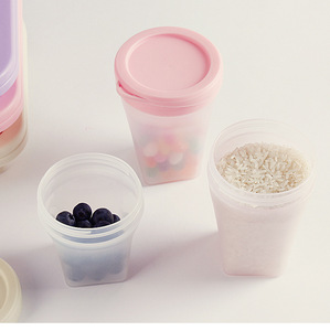 Juego de 4 Platos de Silicona para Bebés con Base Antideslizante y Fuerte Succión para Autoalimentación, Mayores de 3 Meses, Libres de BPA - Product Image 3
