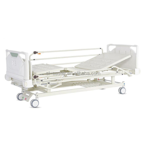 Cama de <span class=keywords><strong>hospital</strong></span> manual para el cuidado del hogar con diseño de bloqueo seguro, colchón de cuatro ruedas y úlceras para la recuperación del paciente, cama médica - Product Image 1