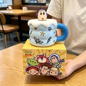 Taza de Cerámica <span class=keywords><strong>con</strong></span> Tapa de Figura 3D de Toy Story, Woody, Buzz, Alien, Textura de Crema Ondulada, Taza de Café, Taza de Agua, Taza de Desayuno, Caja de Regalo - Product Image 5
