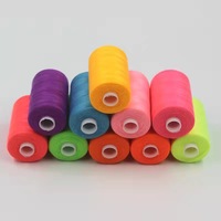 Fil à coudre en gros 40/2 filé 100% polyester 40/2 fil à coudre avec différentes couleurs 1000Yard/cône