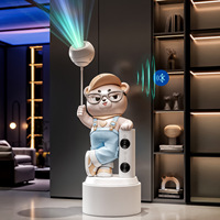 Grande décoration de salon sur pied de style dessin animé avec projecteur ciel étoilé, haut-parleur Bluetooth et motif ours peint à la main