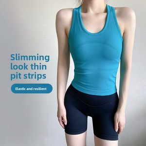 Top Deportivo a Rayas de Alta Sujeción con Tirantes Cruzados, Estilo de Marca Superior, para Mujer, con Sujetador Acolchado Incorporado, Resistente a Impactos, para Correr y Entrenamientos - Product Image 1