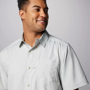 Chemise de pêche haut de gamme Sun Brandsun pour le travail, à capuche ventilée, en micro-polyester, motif camouflage canard, boutonnée. - Product Image 4