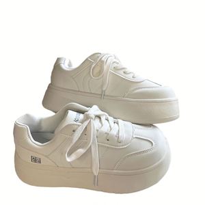 Zapatillas Blancas Japonesas Milk Fufu con Suela Gruesa, Zapatos de Moda 2026 Ligeros que Aumentan la Estatura, Versátiles para Deportes y Campus - Product Image 4
