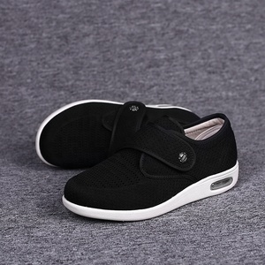 Youyun <span class=keywords><strong>chaussures</strong></span> diabétiques légères respirantes à fermeture réglable <span class=keywords><strong>pour</strong></span> les personnes âgées <span class=keywords><strong>larges</strong></span> <span class=keywords><strong>pour</strong></span> les femmes <span class=keywords><strong>chaussures</strong></span> de marche <span class=keywords><strong>pour</strong></span> l'œdème des <span class=keywords><strong>pieds</strong></span> enflés - Product Image 1